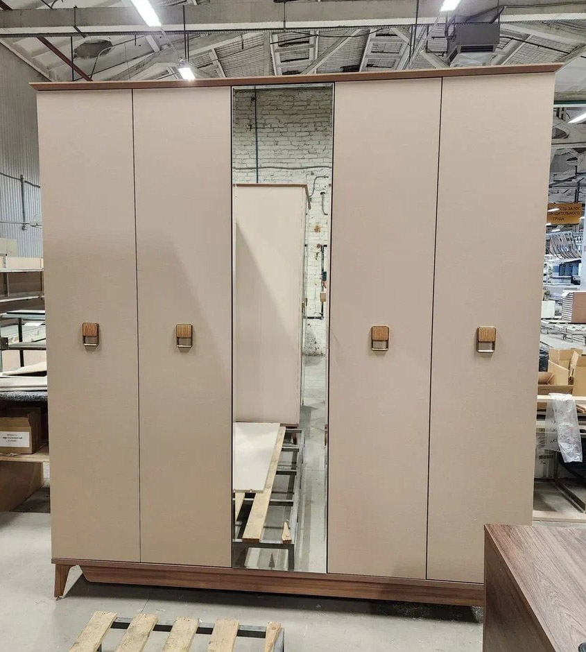 Шкаф платяной Bellona Alvis, 6-ти дверный, цвет бежевый/светлый орех 258х62х231 см (ALVIS-34)ALVIS-34 Шкаф платяной Bellona Alvis, 6-ти дверный, цвет бежевый/светлый орех 258х62х231 см (ALVIS-34)ALVIS-34