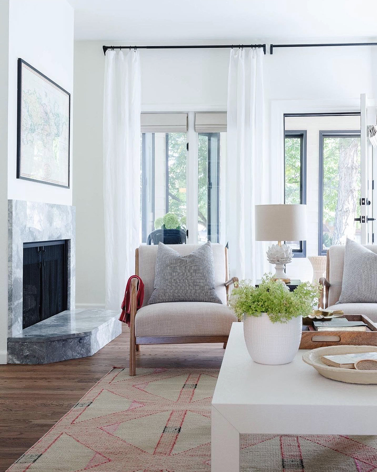 Настольная лампа Louvrehome "Мерида" white, размер 33х33х52 см (P0892TW-S)P0892TW-S Настольная лампа Louvrehome "Мерида" white, размер 33х33х52 см (P0892TW-S)P0892TW-S