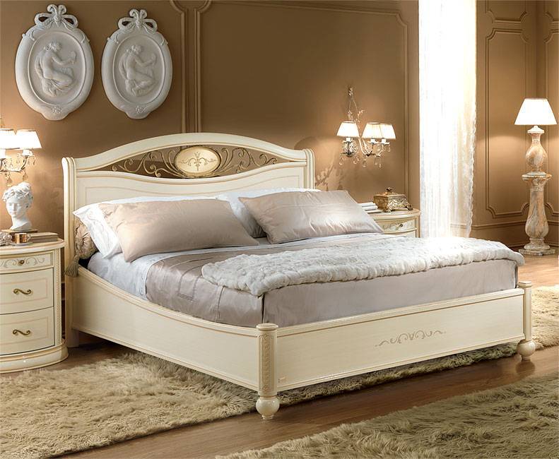 Кровать Siena Avorio двуспальная, с металлическим медальоном, без изножья, цвет: слоновая кость, 160x200 см (112LET.07AV)112LET.07AV
