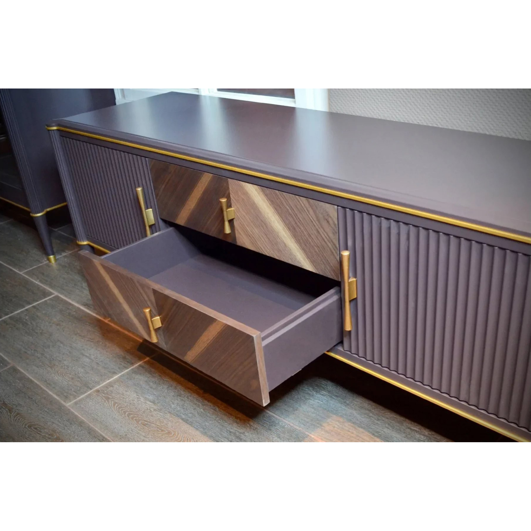 Тумба ТВ Timber Венеция, большая, цвет Моккачино/Орех американский, 190х45х59 см (Т-106/MO/NA)Т-106/MO/NA Тумба ТВ Timber Венеция, большая, цвет Моккачино/Орех американский, 190х45х59 см (Т-106/MO/NA)Т-106/MO/NA