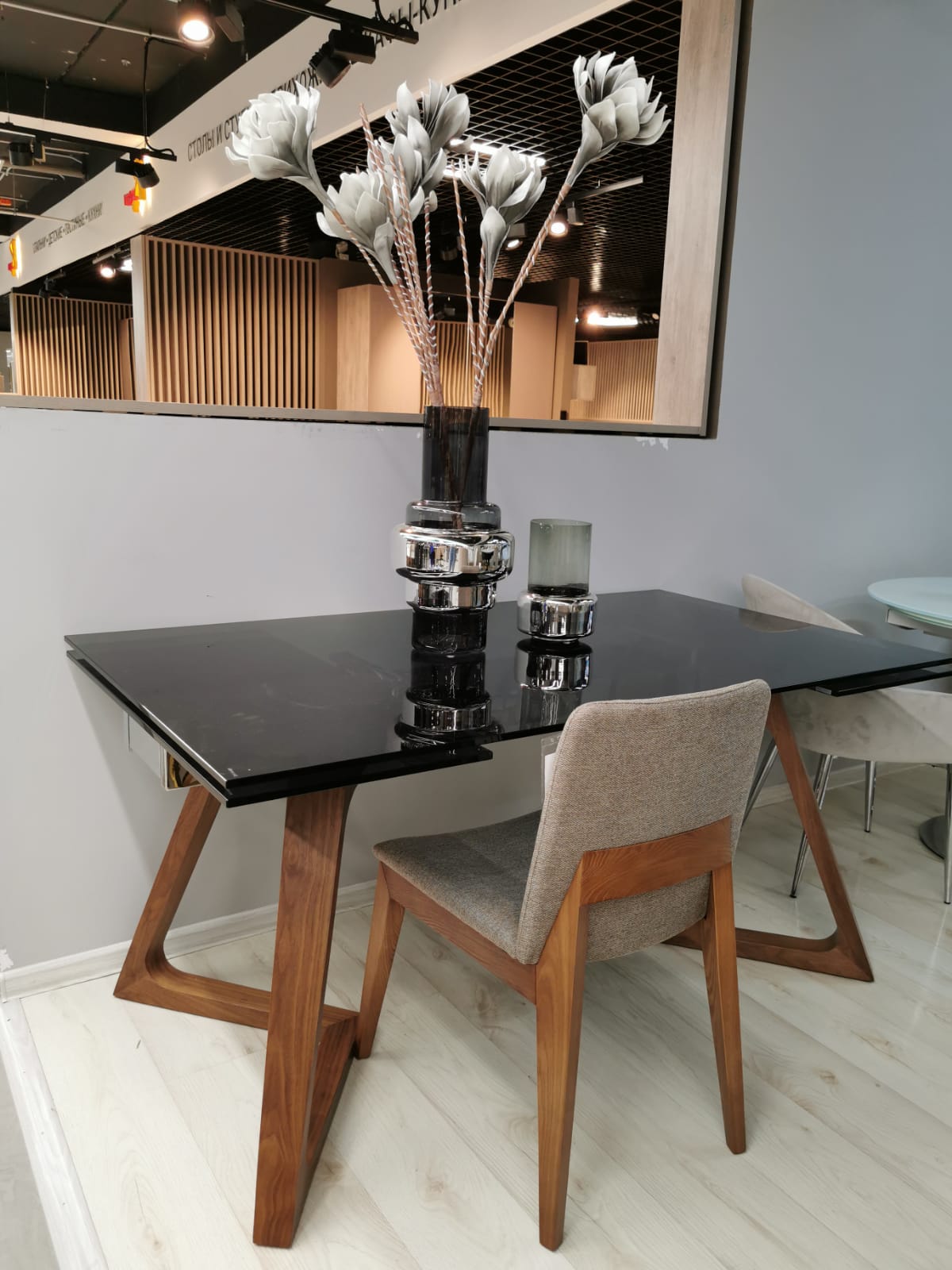 Стол обеденный раскладной IST-CASA Бостон Блэк MC-1772DT-S, размер 160(240)х90х76см, цвет: затемненное стекло (MC-1772DT-Scasa)MC-1772DT-Scasa Стол обеденный раскладной IST-CASA Бостон Блэк MC-1772DT-S, размер 160(240)х90х76см, цвет: затемненное стекло (MC-1772DT-Scasa)MC-1772DT-Scasa