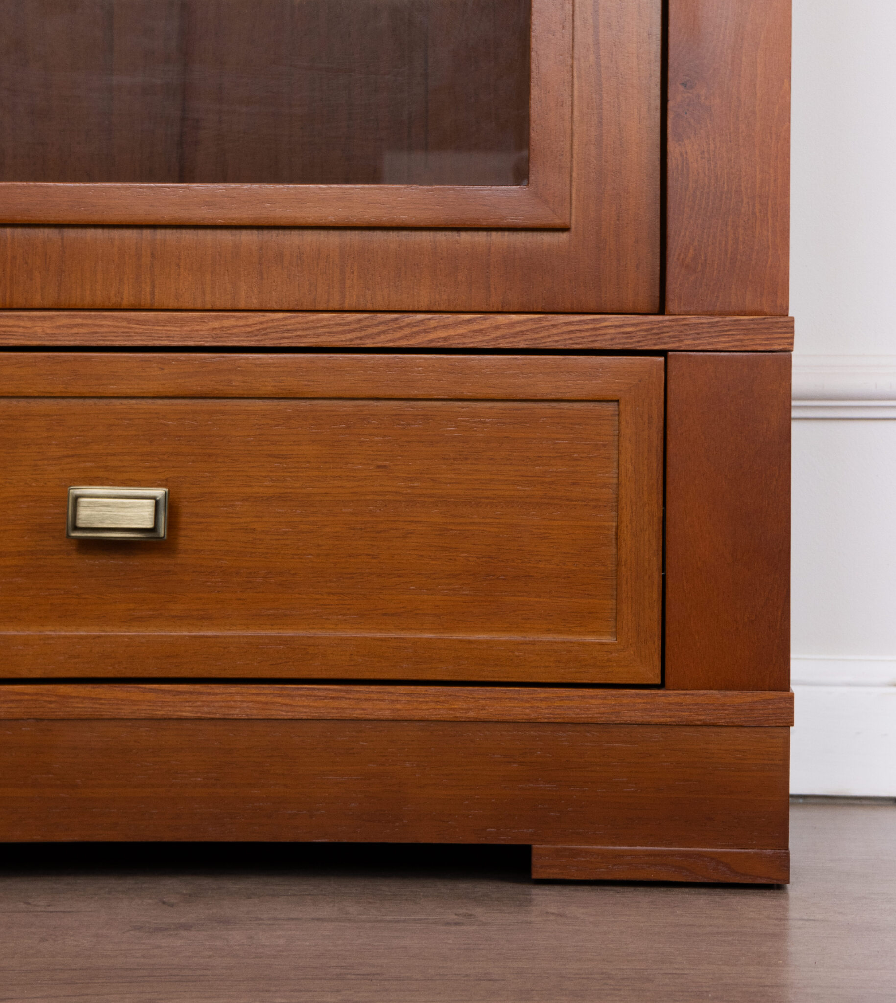 Шкаф книжный Валенсия, размер 71х40х218 см, цвет: черешня (M2009)M2009 Шкаф книжный Валенсия, размер 71х40х218 см, цвет: черешня (M2009)M2009