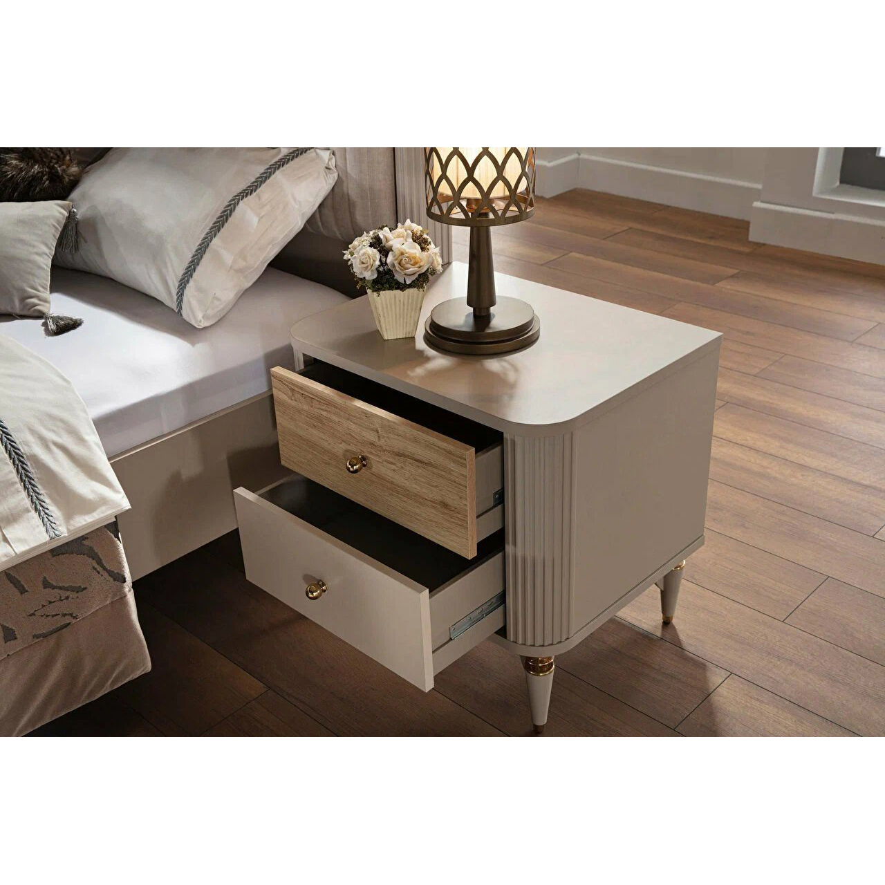 Тумбочка прикроватная Bellona Sanvito (комплект из 2 шт), размер 62x47x61 см (2xSANV-27)(2x)SANV-27/22SVT2300 Тумбочка прикроватная Bellona Sanvito (комплект из 2 шт), размер 62x47x61 см (2xSANV-27)(2x)SANV-27/22SVT2300