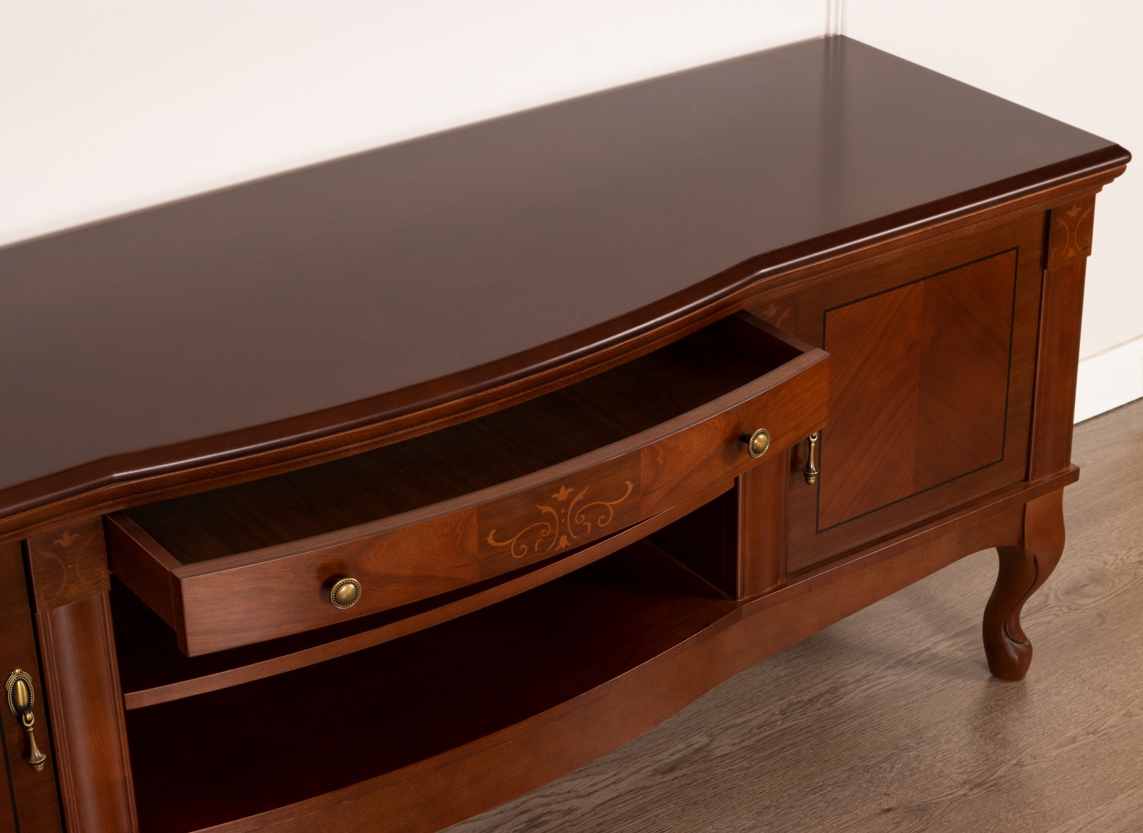 Тумба ТВ Panamar Classico, цвет: орех/черешня, 150х45х61 см (861.150.P)861.150.P Тумба ТВ Panamar Classico, цвет: орех/черешня, 150х45х61 см (861.150.P)861.150.P