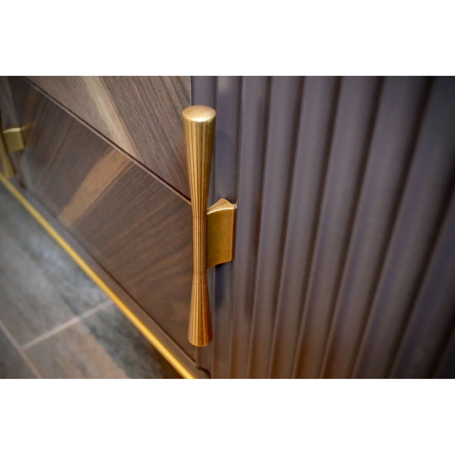 Тумба ТВ Timber Венеция, большая, цвет Моккачино/Орех американский, 190х45х59 см (Т-106/MO/NA)Т-106/MO/NA Тумба ТВ Timber Венеция, большая, цвет Моккачино/Орех американский, 190х45х59 см (Т-106/MO/NA)Т-106/MO/NA