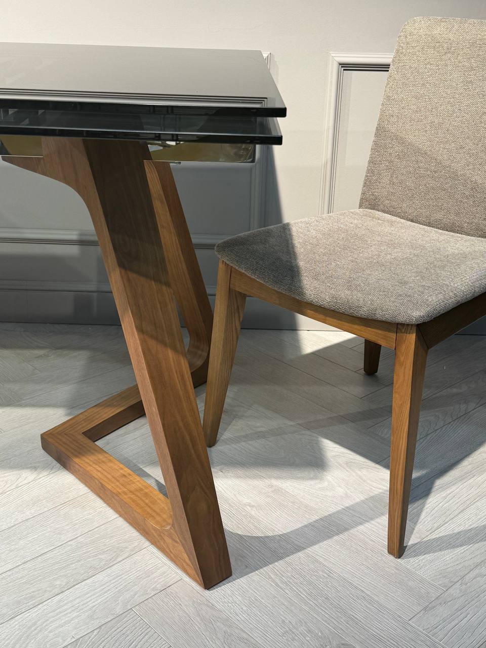 Стол обеденный раскладной IST-CASA Бостон Блэк MC-1772DT-S, размер 160(240)х90х76см, цвет: затемненное стекло (MC-1772DT-Scasa)MC-1772DT-Scasa Стол обеденный раскладной IST-CASA Бостон Блэк MC-1772DT-S, размер 160(240)х90х76см, цвет: затемненное стекло (MC-1772DT-Scasa)MC-1772DT-Scasa