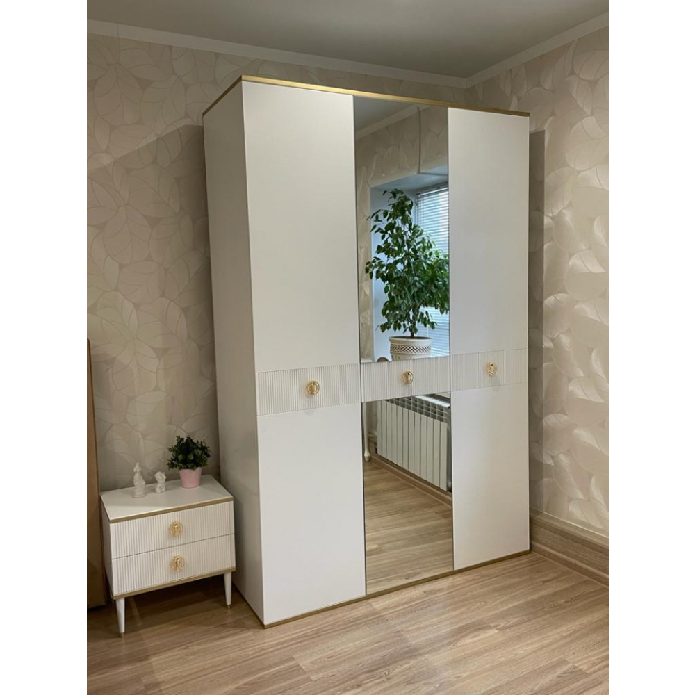 Шкаф Глория 3х-дверный, с зеркалом, размер 150х60х230 см  Шкаф Глория 3х-дверный, с зеркалом, размер 150х60х230 см
