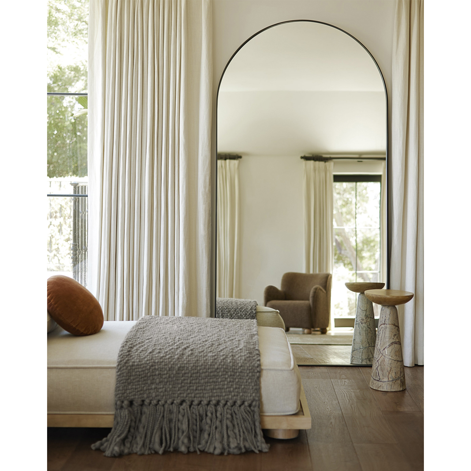 Чёрное зеркало арочной формы Louvrehome “Савона”, размер 102x4x208 см, (LHDFM280823ZYH)LHDFM280823ZYH Чёрное зеркало арочной формы Louvrehome “Савона”, размер 102x4x208 см, (LHDFM280823ZYH)LHDFM280823ZYH