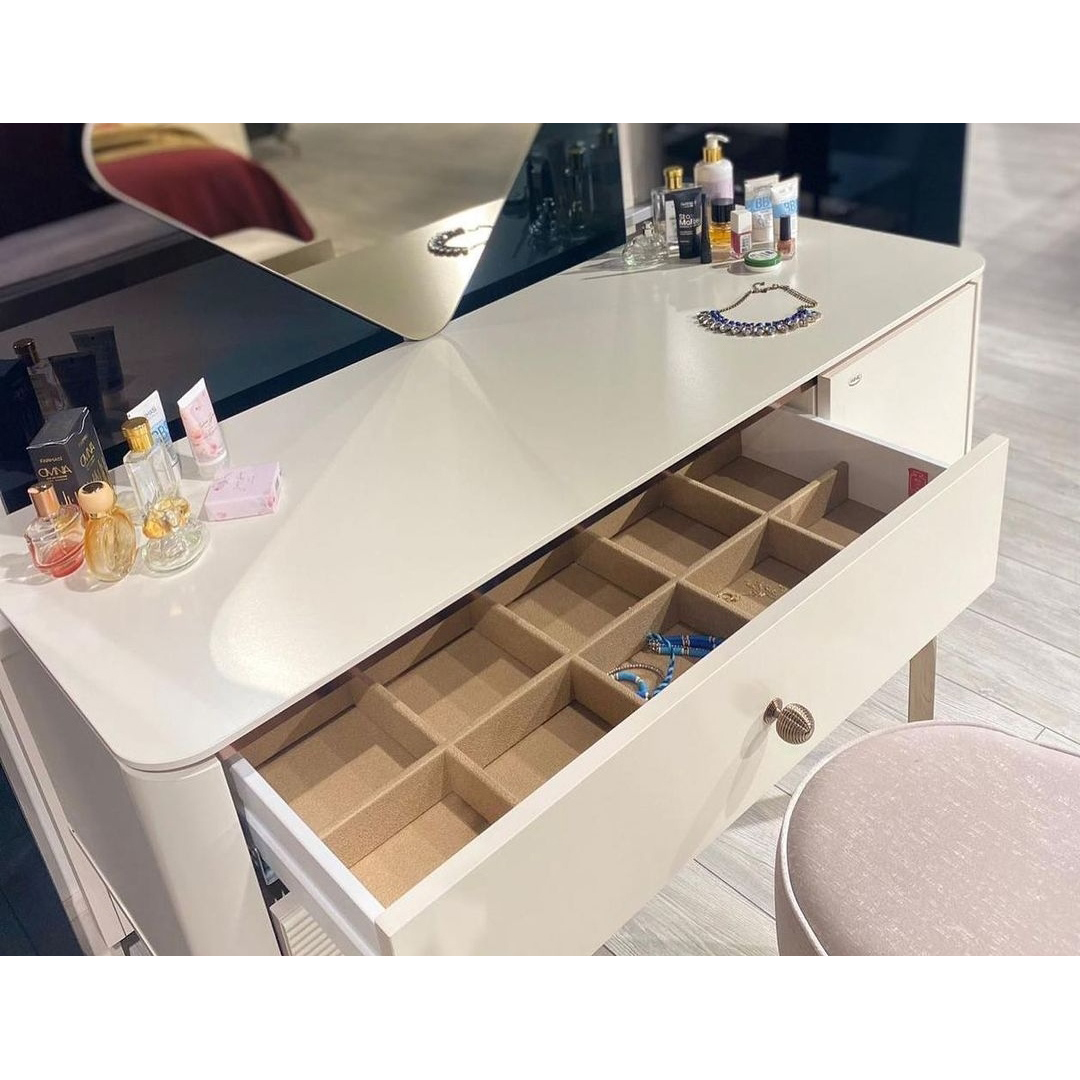 Стол туалетный-комод Bellona Larissa, размер 126x49x84 см (LARS-23)LARS-23 Стол туалетный-комод Bellona Larissa, размер 126x49x84 см (LARS-23)LARS-23