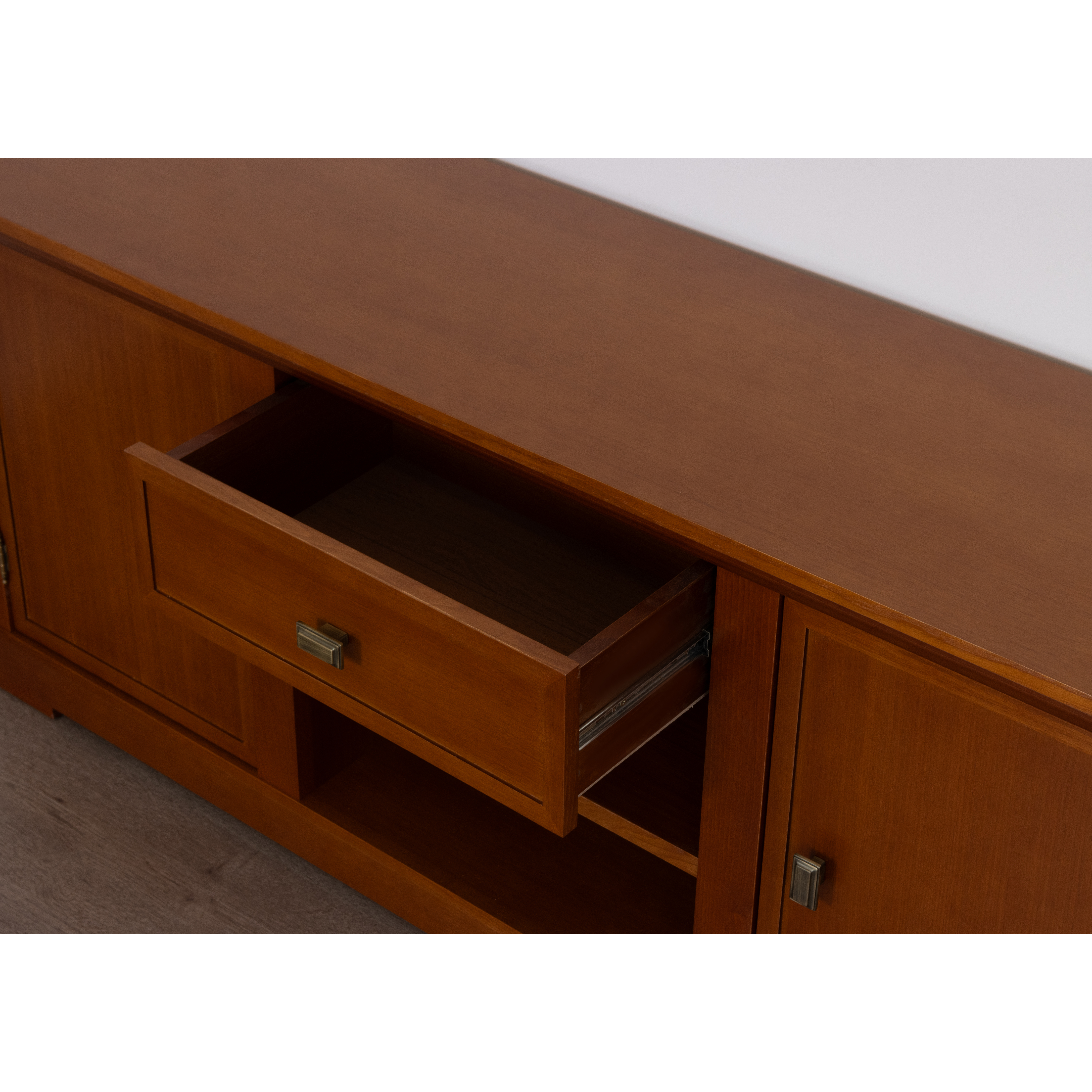 Тумба ТВ Валенсия, размер 156х40х64 см, цвет: черешня (M2006)M2006 Тумба ТВ Валенсия, размер 156х40х64 см, цвет: черешня (M2006)M2006