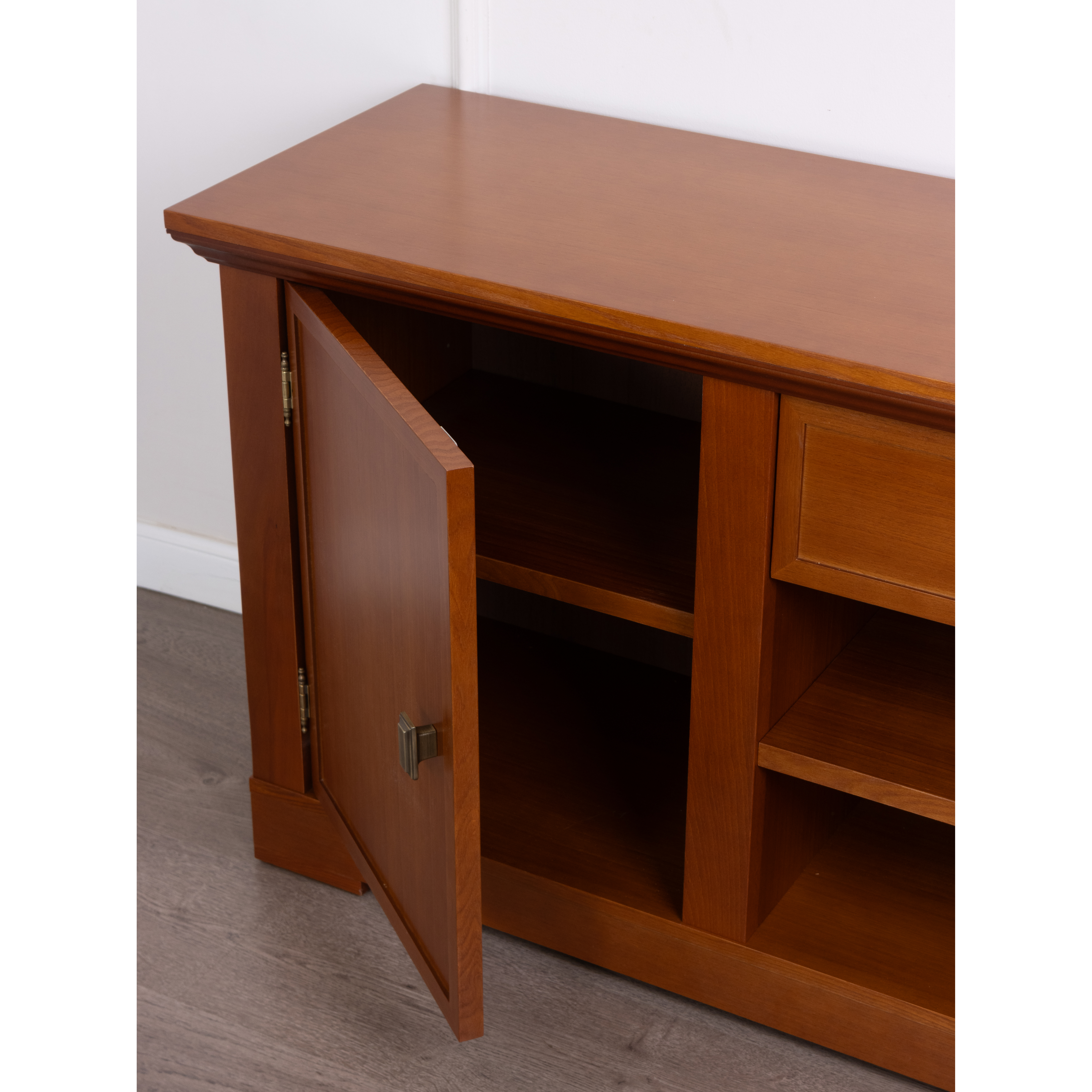 Тумба ТВ Валенсия, размер 156х40х64 см, цвет: черешня (M2006)M2006 Тумба ТВ Валенсия, размер 156х40х64 см, цвет: черешня (M2006)M2006