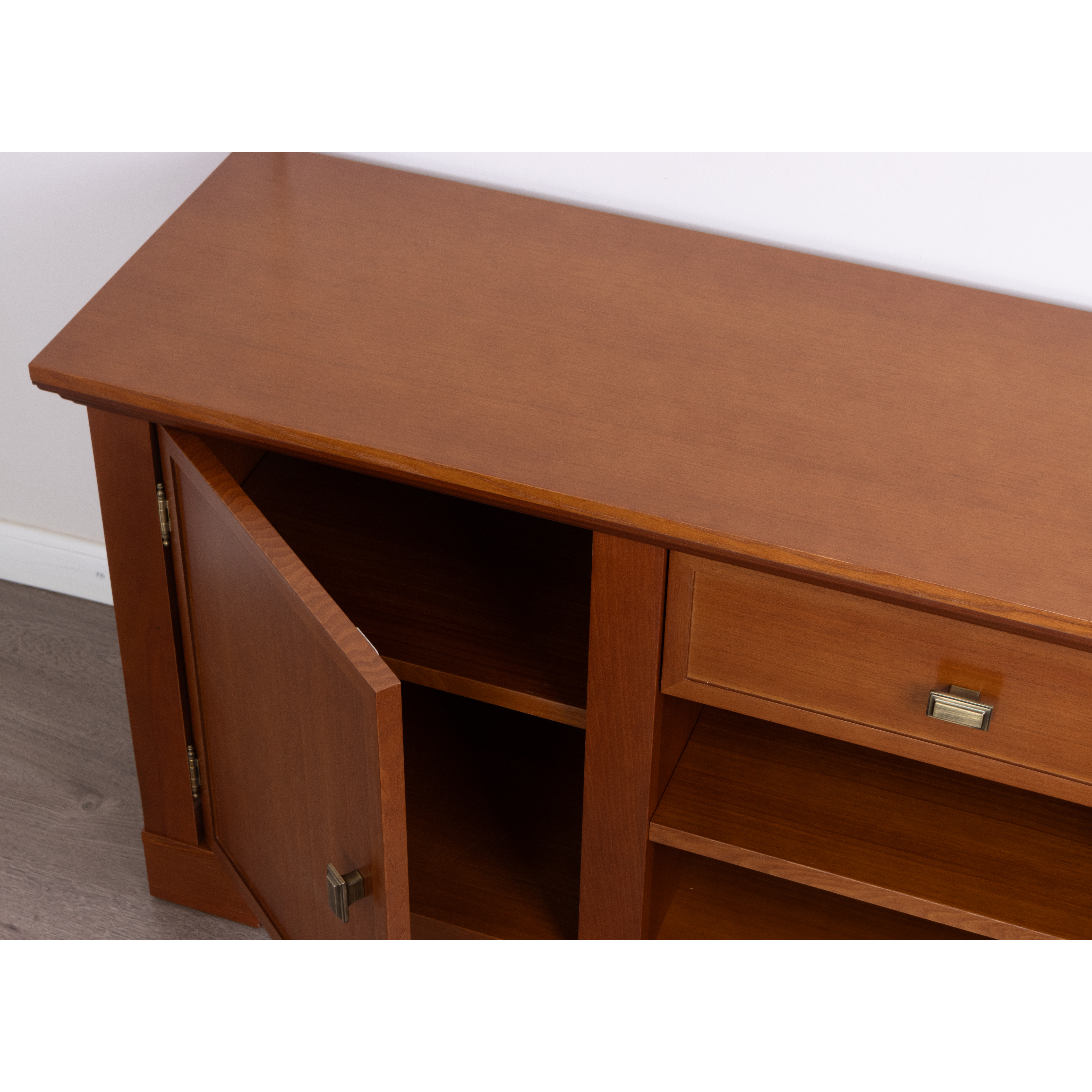 Тумба ТВ Валенсия, размер 156х40х64 см, цвет: черешня (M2006)M2006 Тумба ТВ Валенсия, размер 156х40х64 см, цвет: черешня (M2006)M2006