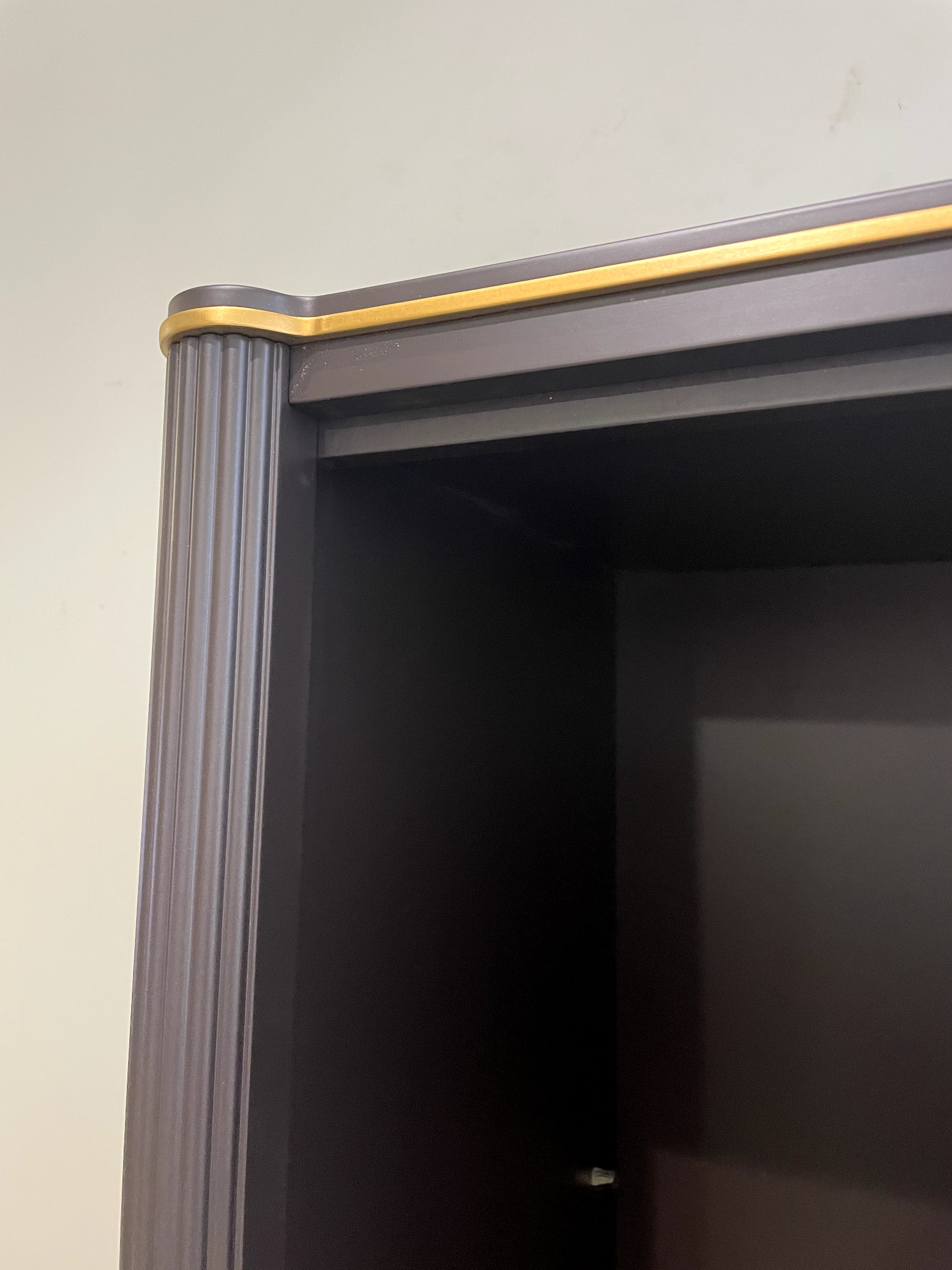 Витрина Timber Венеция, однодверная правая, цвет: Моккачино/Орех американский, 63х45х193 см (Т-101R/MO/NA)Т-101R/MO/NA Витрина Timber Венеция, однодверная правая, цвет: Моккачино/Орех американский, 63х45х193 см (Т-101R/MO/NA)Т-101R/MO/NA