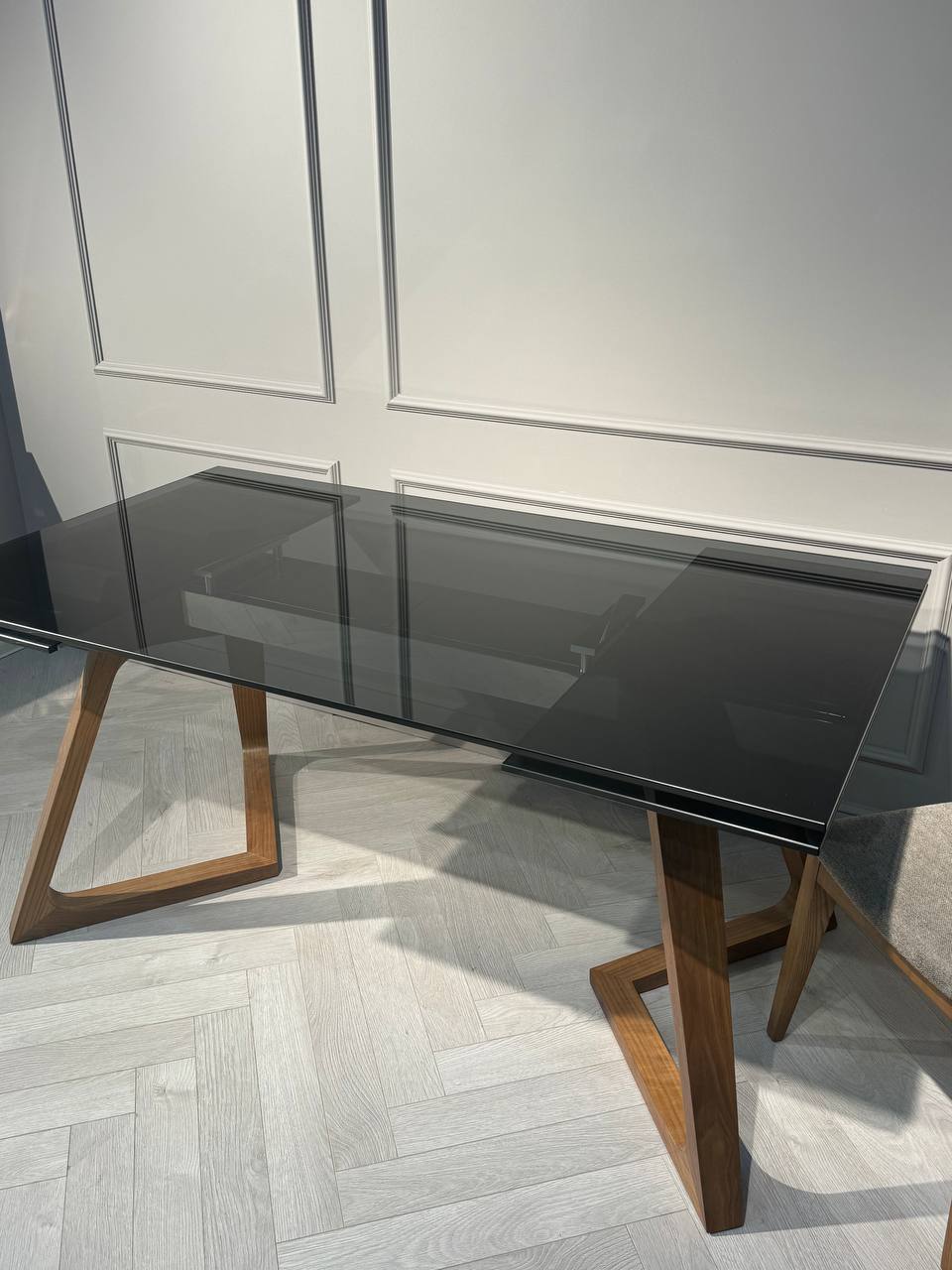 Стол обеденный раскладной IST-CASA Бостон Блэк MC-1772DT-S, размер 160(240)х90х76см, цвет: затемненное стекло (MC-1772DT-Scasa)MC-1772DT-Scasa Стол обеденный раскладной IST-CASA Бостон Блэк MC-1772DT-S, размер 160(240)х90х76см, цвет: затемненное стекло (MC-1772DT-Scasa)MC-1772DT-Scasa