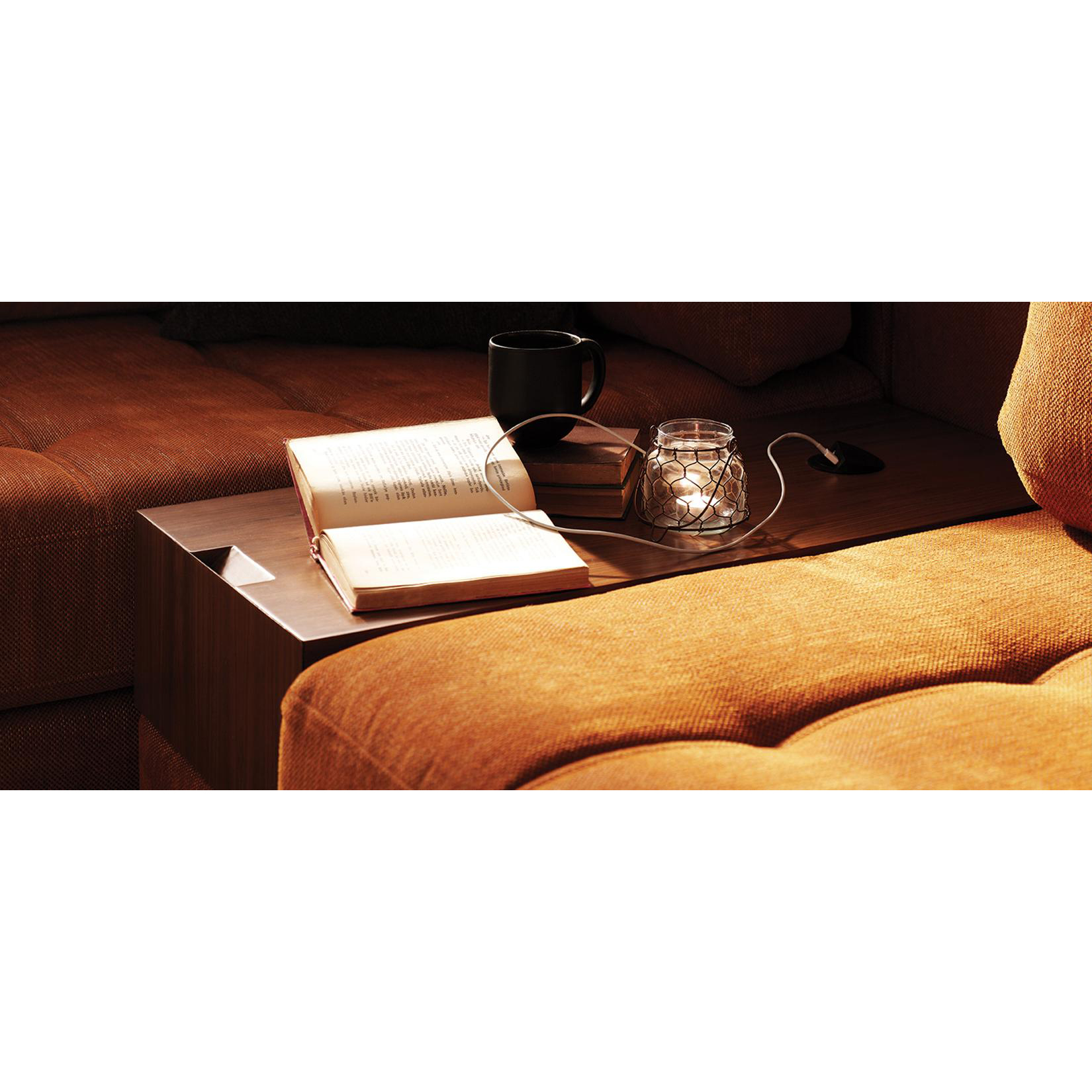 Диван с журнальным столом Enza Arte, размер 445х98х84 см (остатки) Диван с журнальным столом Enza Arte, размер 445х98х84 см (остатки)