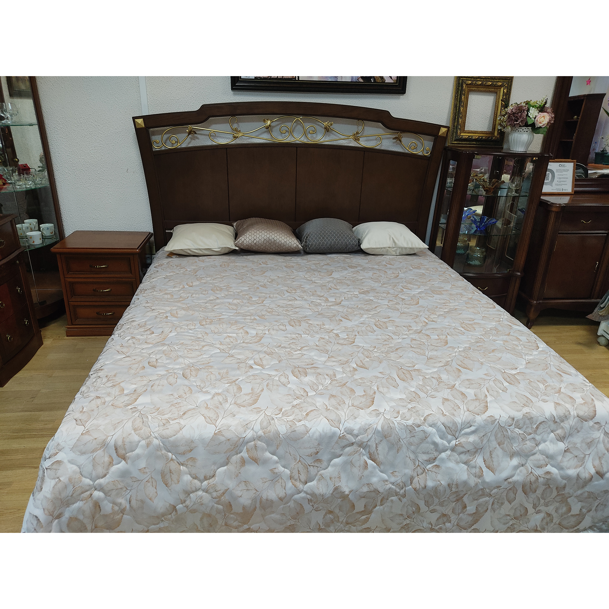 Кровать Pasion Titanic двуспальная 180x200 см, ковка, цв. roble ingles/oro (экспо)00460231+00460170 Кровать Pasion Titanic двуспальная 180x200 см, ковка, цв. roble ingles/oro (экспо)00460231+00460170