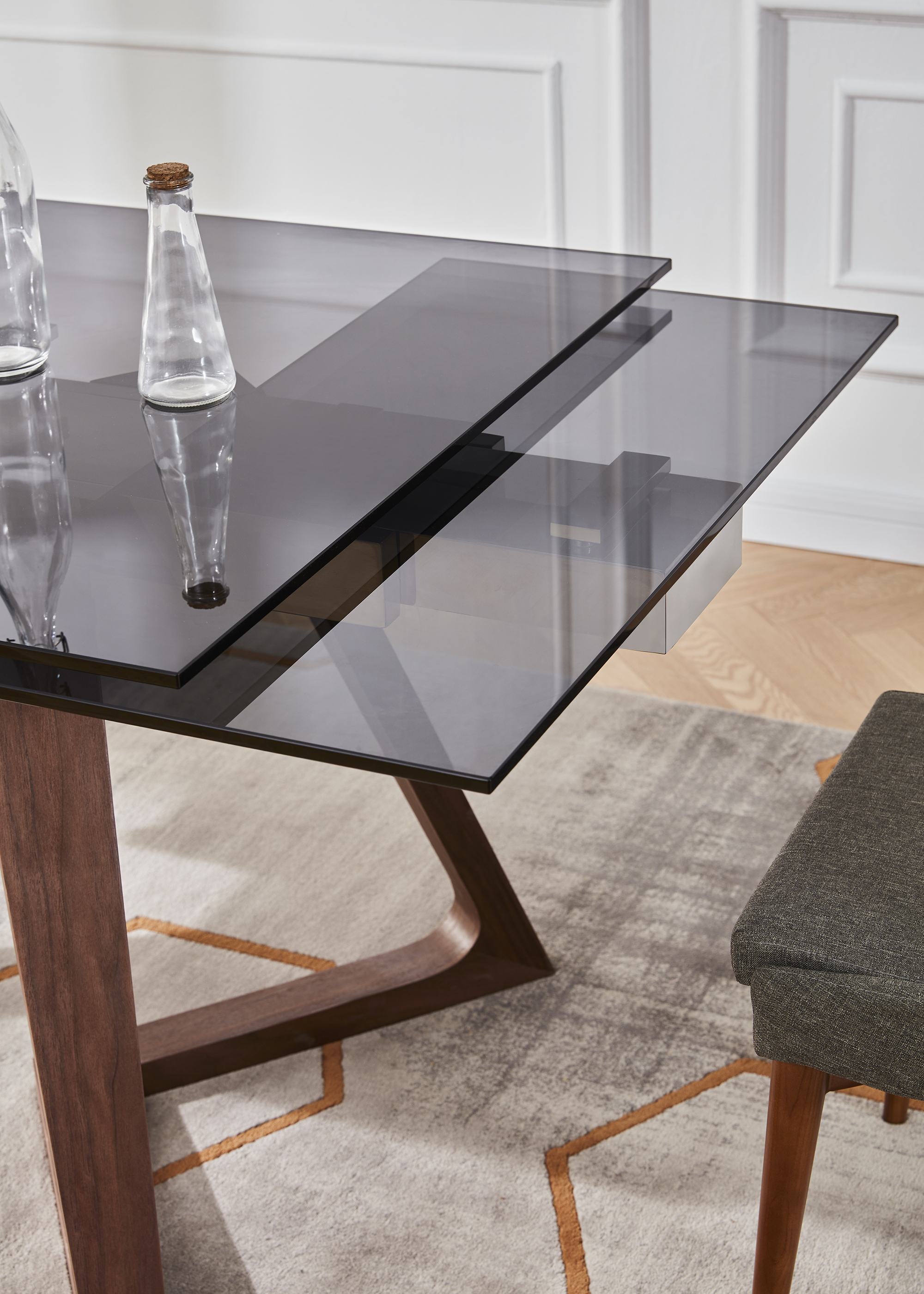 Стол обеденный раскладной IST-CASA Бостон Блэк MC-1772DT-S, размер 160(240)х90х76см, цвет: затемненное стекло (MC-1772DT-Scasa)MC-1772DT-Scasa Стол обеденный раскладной IST-CASA Бостон Блэк MC-1772DT-S, размер 160(240)х90х76см, цвет: затемненное стекло (MC-1772DT-Scasa)MC-1772DT-Scasa