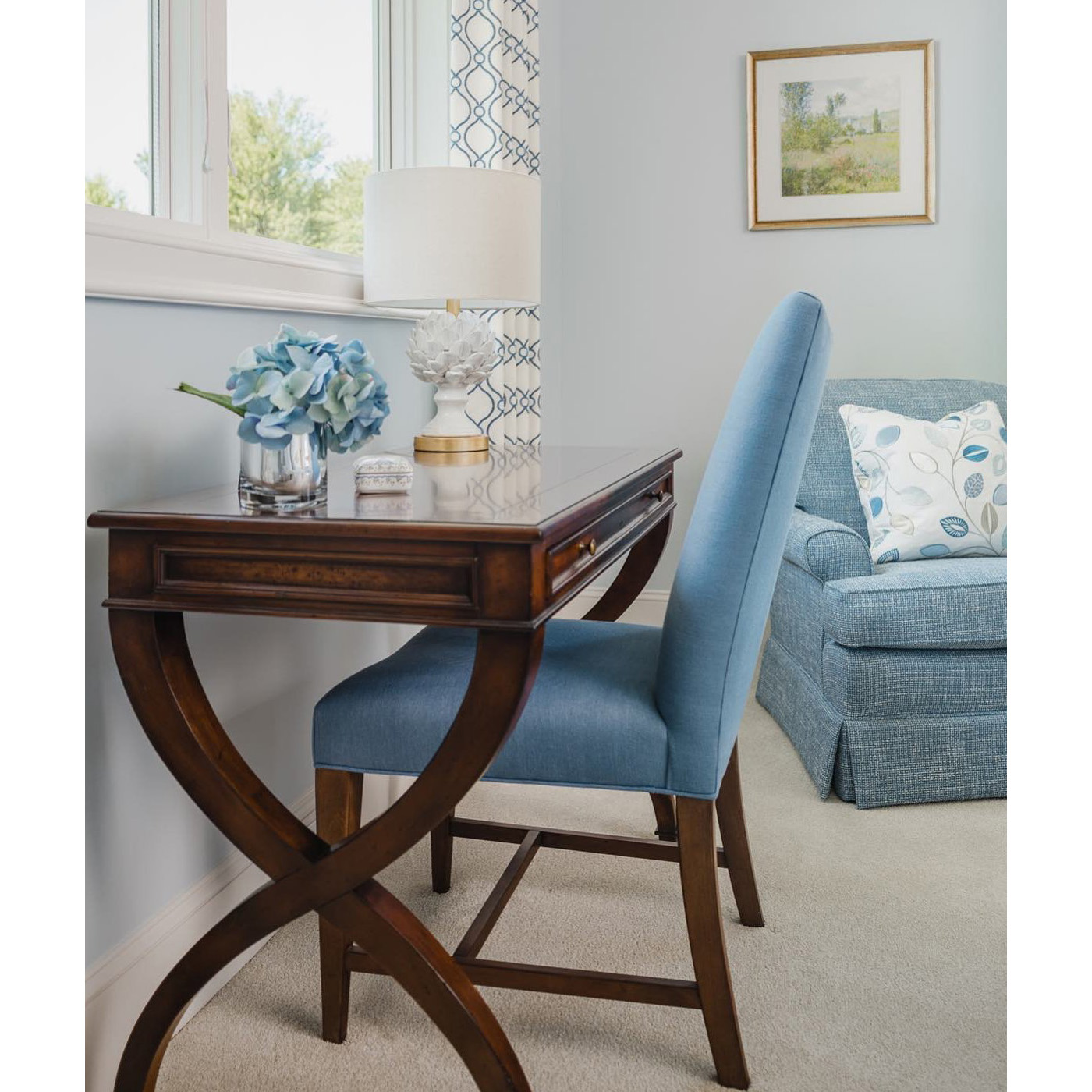 Настольная лампа Louvrehome "Мерида" white, размер 33х33х52 см (P0892TW-S)P0892TW-S Настольная лампа Louvrehome "Мерида" white, размер 33х33х52 см (P0892TW-S)P0892TW-S