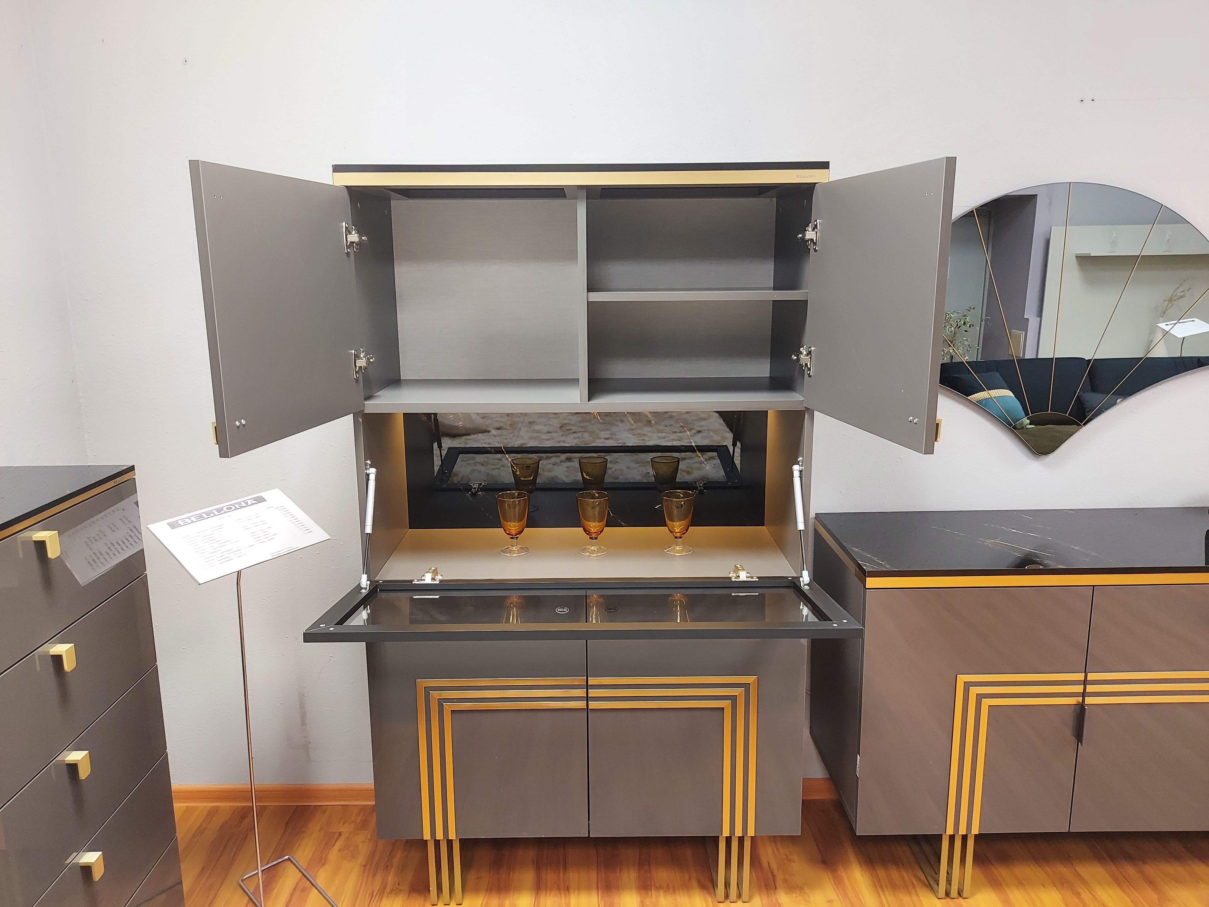 Витрина Bellona Carlino 2-х дверная, 100x45x173, цвет: антрацит|золото (CARL-13)CARL-13 Витрина Bellona Carlino 2-х дверная, 100x45x173, цвет: антрацит|золото (CARL-13)CARL-13