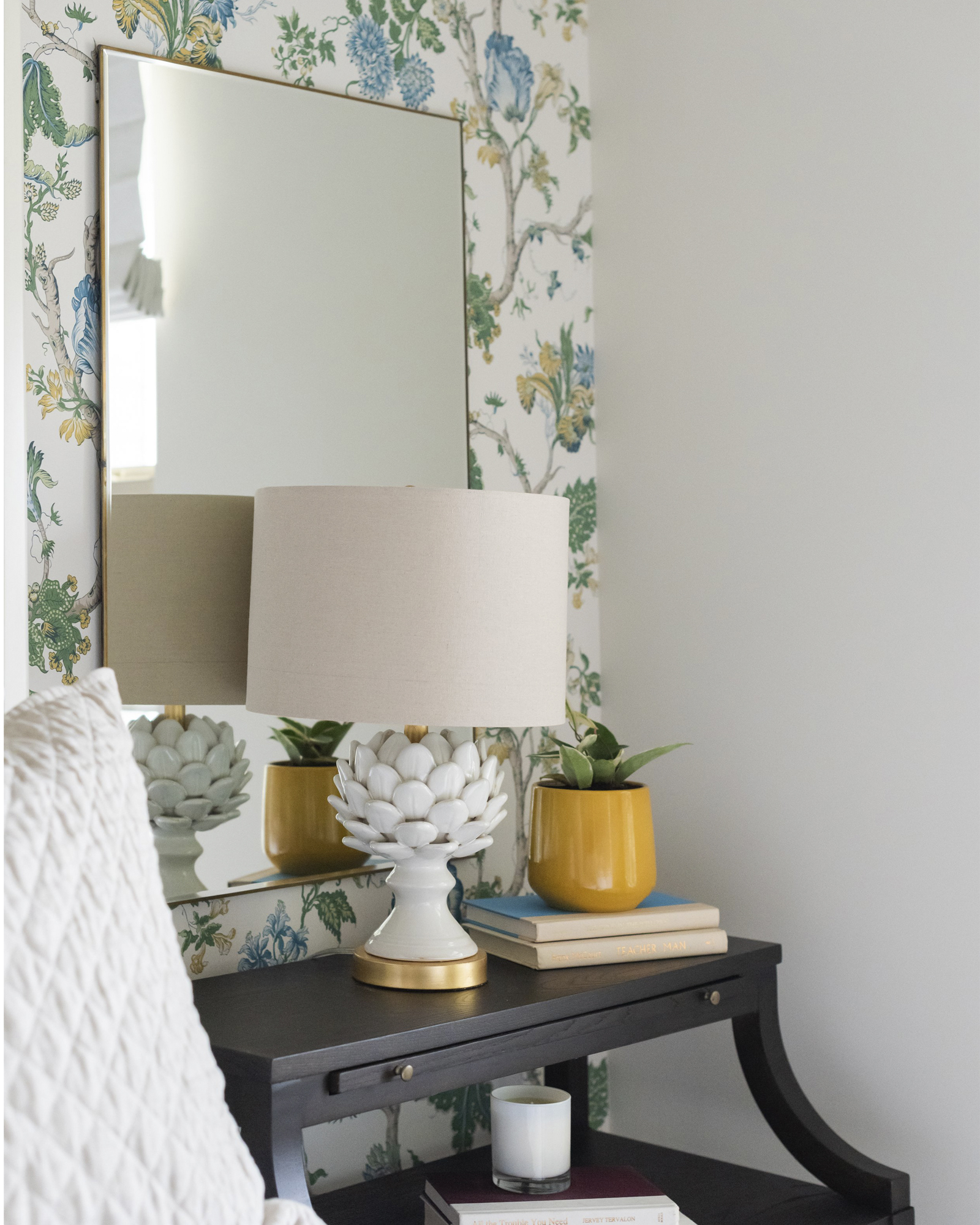 Настольная лампа Louvrehome "Мерида" white, размер 33х33х52 см (P0892TW-S)P0892TW-S Настольная лампа Louvrehome "Мерида" white, размер 33х33х52 см (P0892TW-S)P0892TW-S