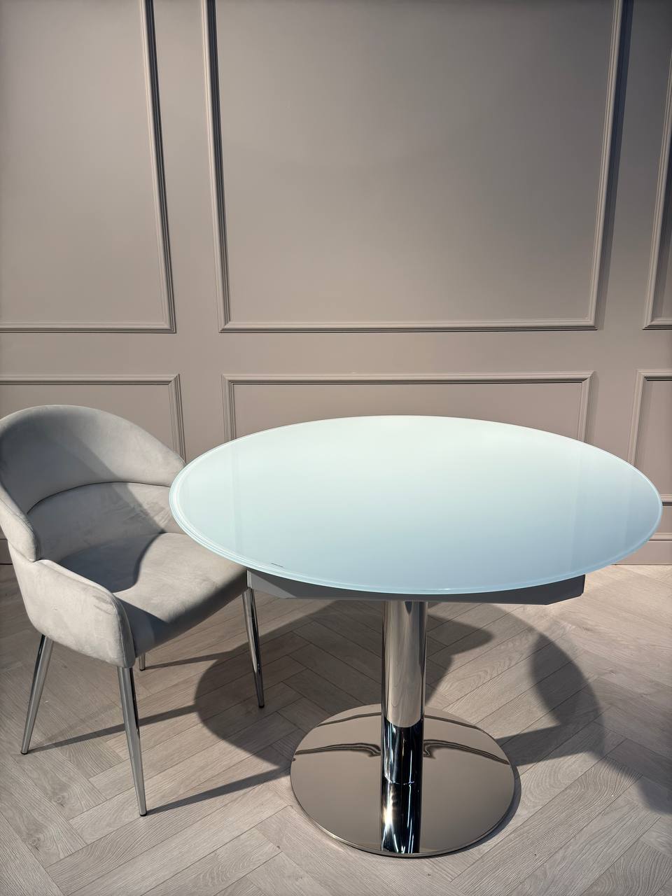 Стол обеденный раскладной IST-CASA Флорис MC6225DT-W, размер 102(166)х102х77 см, цвет: белое стекло (MC6225DT-Wcasa)MC6225DT-Wcasa Стол обеденный раскладной IST-CASA Флорис MC6225DT-W, размер 102(166)х102х77 см, цвет: белое стекло (MC6225DT-Wcasa)MC6225DT-Wcasa