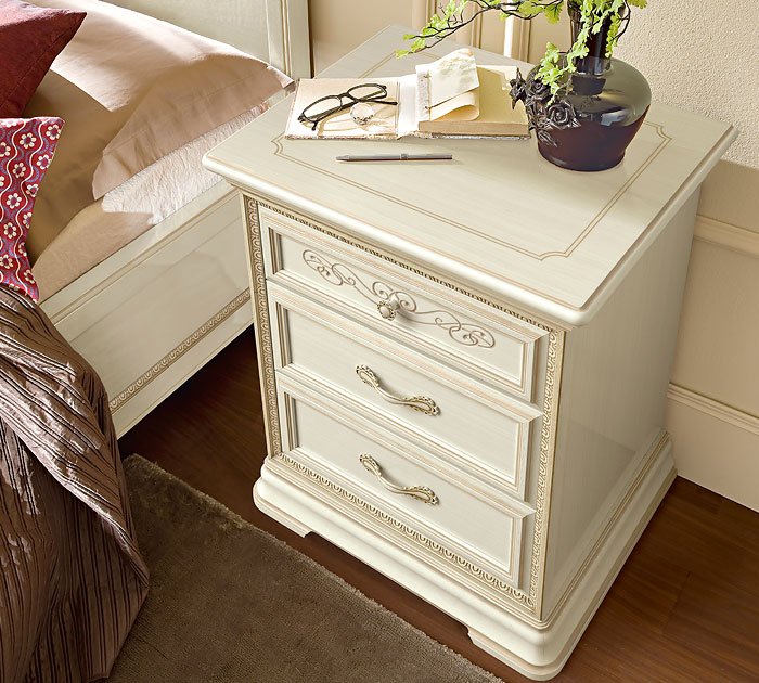 Тумба прикроватная Camelgroup Torriani Avorio, цвет: слоновая кость, 56x43x67 см (128CMN.01AV)128CMN.01AV Тумба прикроватная Camelgroup Torriani Avorio, цвет: слоновая кость, 56x43x67 см (128CMN.01AV)128CMN.01AV