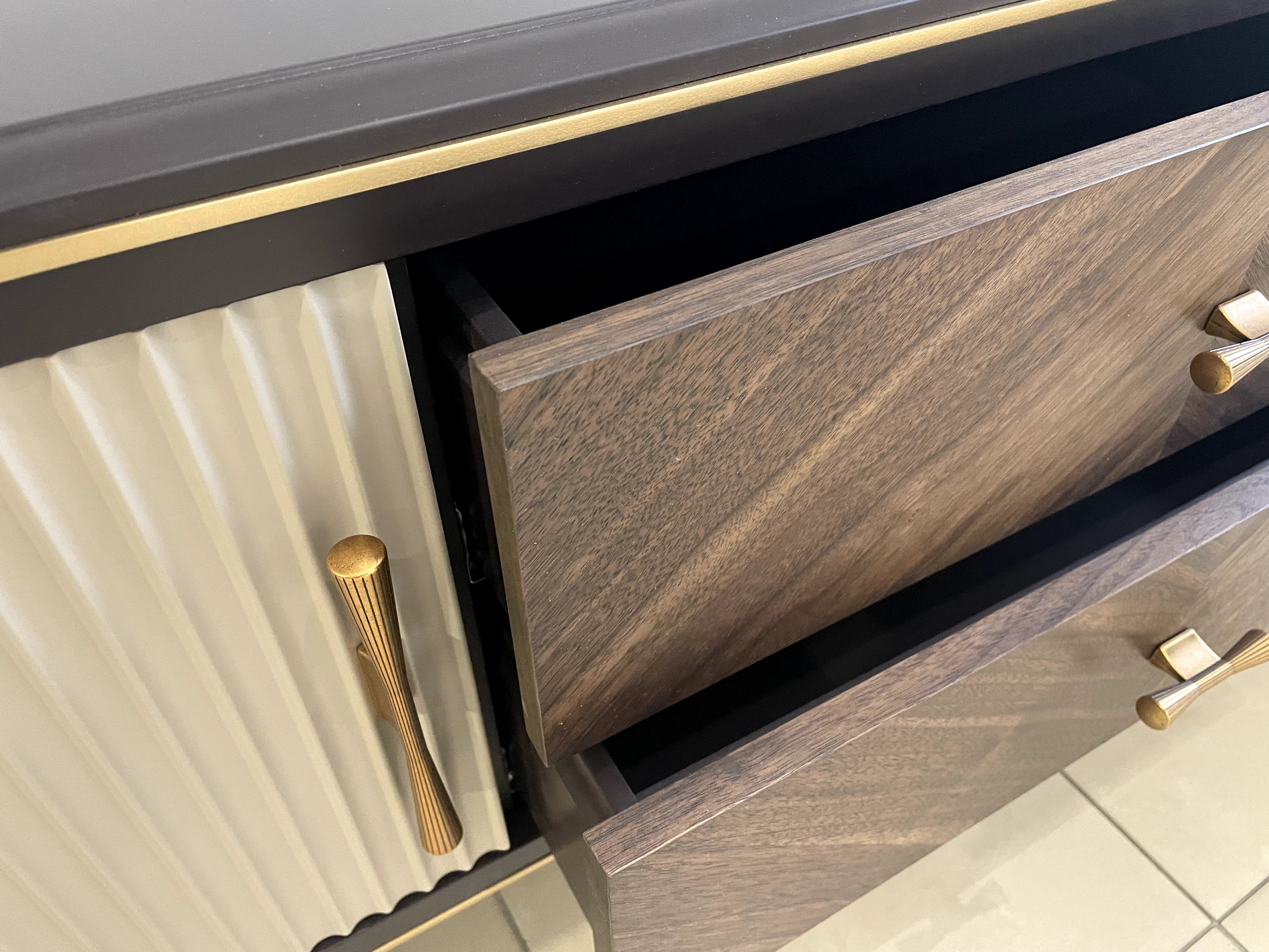 Тумба ТВ Timber Венеция, большая, цвет Моккачино/Орех американский, 190х45х59 см (Т-106/MO/NA)Т-106/MO/NA Тумба ТВ Timber Венеция, большая, цвет Моккачино/Орех американский, 190х45х59 см (Т-106/MO/NA)Т-106/MO/NA