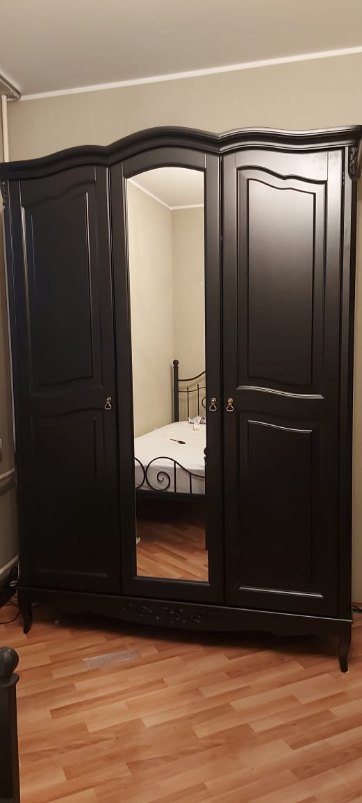 Шкаф платяной Aletan Provence Wood, 3-х дверный, цвет: черный-дерево 162х66х223 (W803BL)W803BL Шкаф платяной Aletan Provence Wood, 3-х дверный, цвет: черный-дерево 162х66х223 (W803BL)W803BL