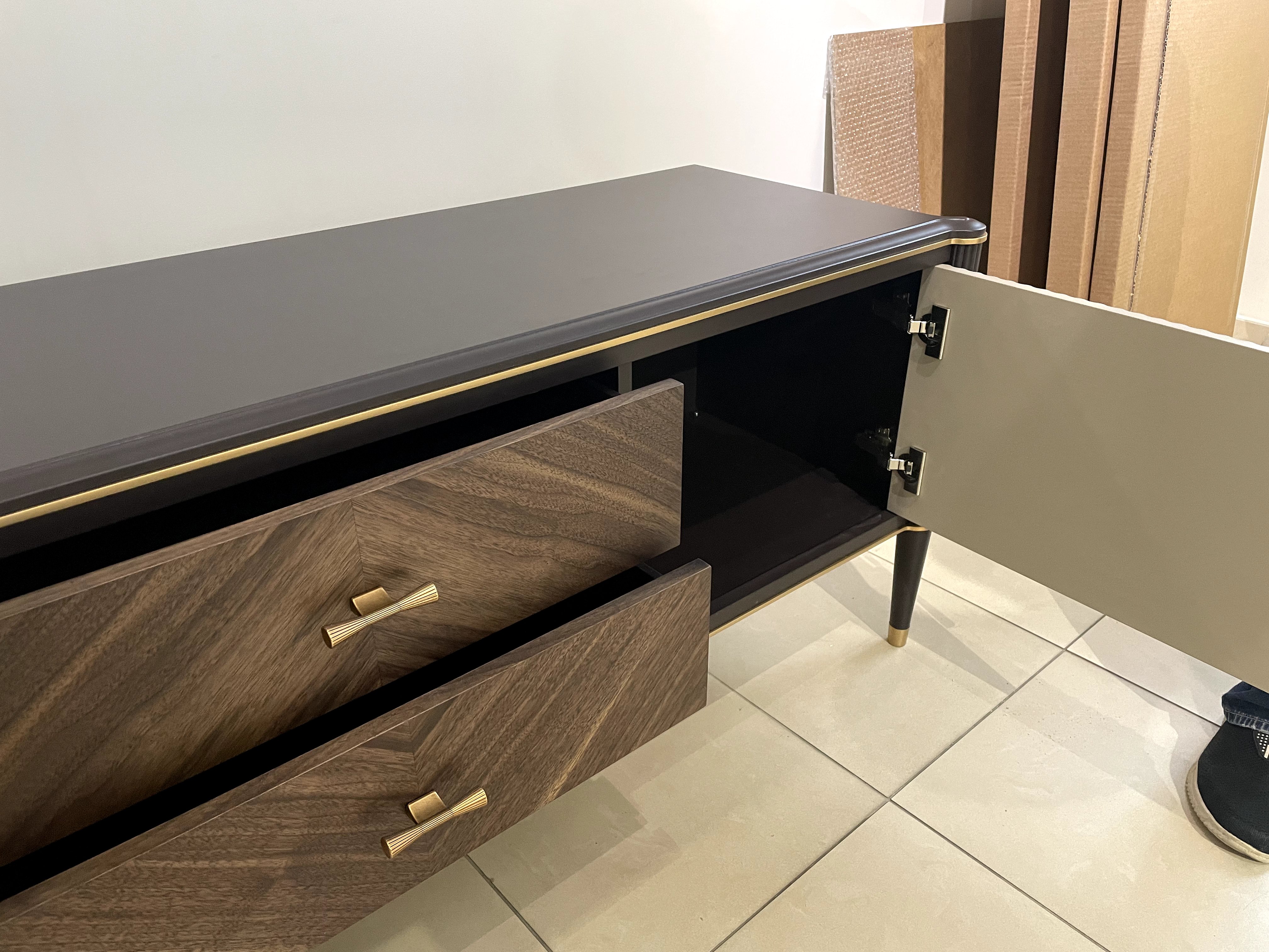 Тумба ТВ Timber Венеция, цвет Меланж/Орех американский, 160х45х59 см (Т-103/ML/NA)Т-103/ML/NA Тумба ТВ Timber Венеция, цвет Меланж/Орех американский, 160х45х59 см (Т-103/ML/NA)Т-103/ML/NA