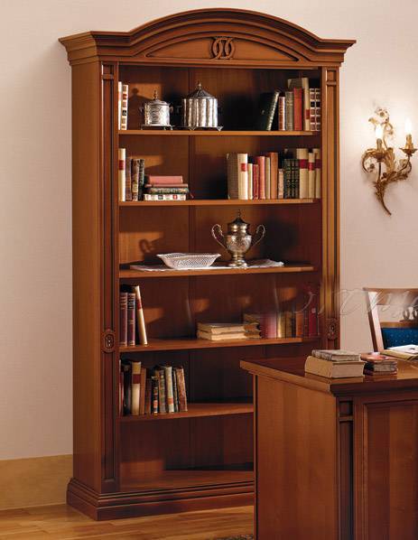 Книжный шкаф для кабинета