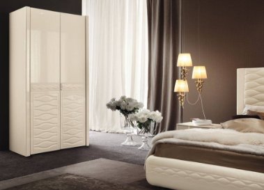 Качественный белый шкаф для спальни