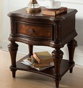 Красивая прикроватная тумбочка в спальню цвета вишня от Berkenwood Home